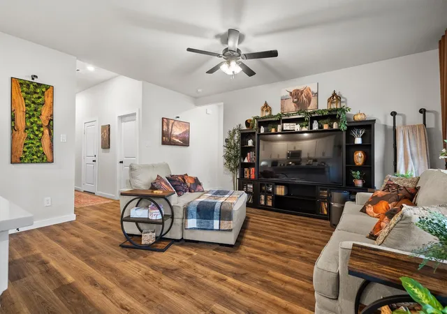 Photo 4 of Sale Pending at 1406 Quail Creek Dr, Cleburne, TX 76033 | MLS# 21234752 | Listing updated on 2026-07-29