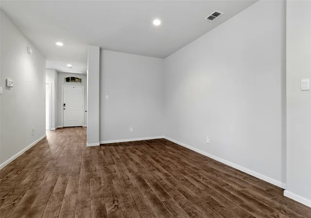 Photo 3 of Single family home for sale at 5420 Gold Pond Dr, Fort Worth, TX 76179 | MLS# 21236410 | Listing updated on 2026-08-01