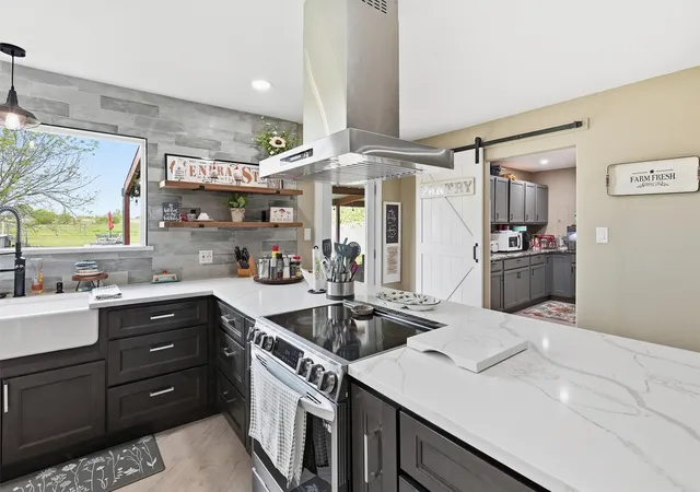 Single family home for sale at 10208 County Road 418, Grandview, TX 76050 | MLS# 21236378