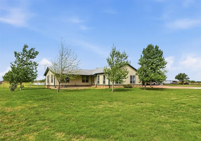 Photo 3 of Single family home for sale at 10208 County Road 418, Grandview, TX 76050 | MLS# 21236378 | Listing updated on 2026-09-15