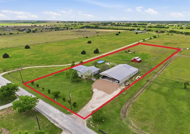 Photo 4 of Single family home for sale at 10208 County Road 418, Grandview, TX 76050 | MLS# 21236378 | Listing updated on 2026-09-15