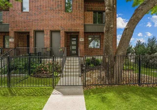 Photo 2 of Sale Pending at 2903 Wingate St, Fort Worth, TX 76107 | MLS# 21236402 | Listing updated on 2026-09-08