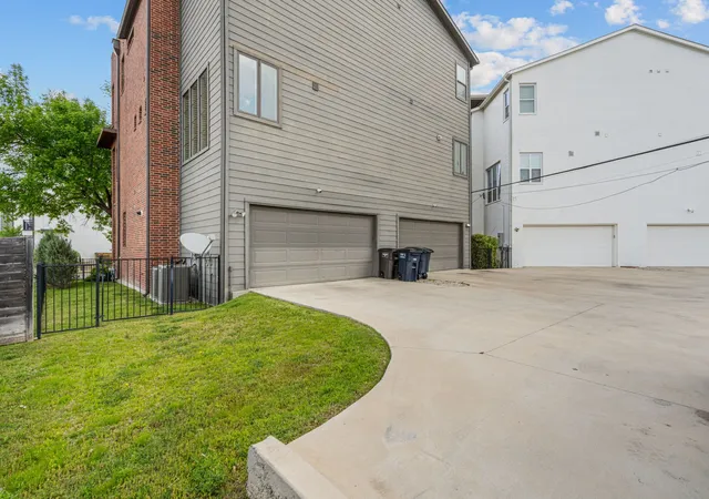 Photo 3 of Sale Pending at 2903 Wingate St, Fort Worth, TX 76107 | MLS# 21236402 | Listing updated on 2026-09-08