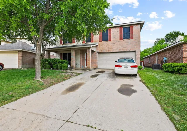 Photo 3 of Single family home for sale at 704 Acacia Dr, Anna, TX 75409 | MLS# 21229989 | Listing updated on 2026-09-30