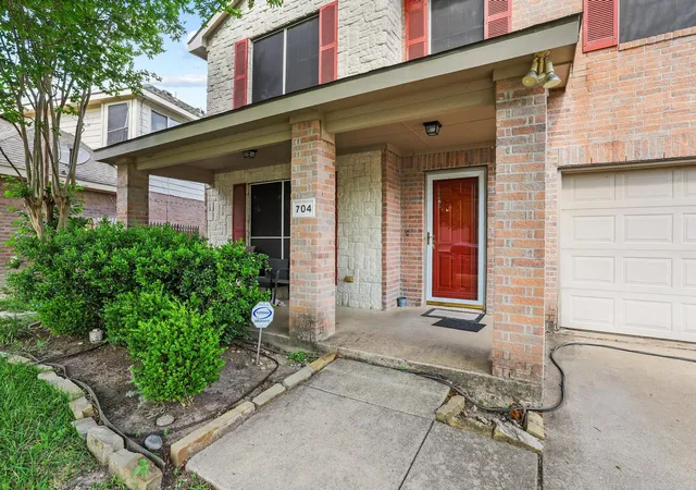 Photo 3 of Single family home for sale at 704 Acacia Dr, Anna, TX 75409 | MLS# 21229989 | Listing updated on 2026-09-30