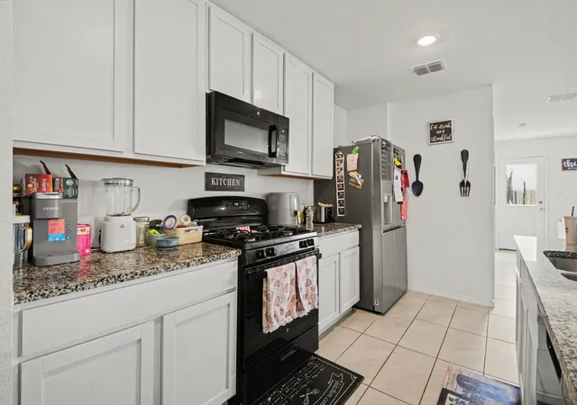 Photo 4 of Single family home for sale at 1711 High Perch Ln, Forney, TX 75126 | MLS# 21235793 | Listing updated on 2026-09-28