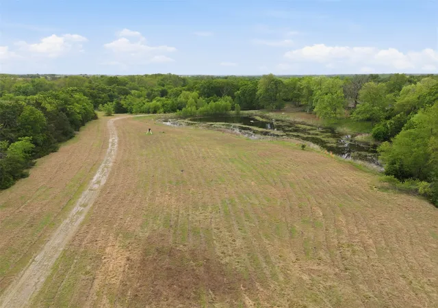 Photo 4 of House for sale at 639 County Road 1001, Greenville, TX 75401 | MLS# 21228192 | Listing updated on 2026-09-08