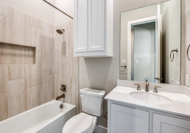 Photo 4 of Sale Pending at 2901 Quinton St, Prosper, TX 75078 | MLS# 21237340 | Listing updated on 2026-09-29