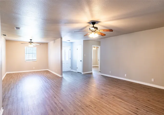 Photo 4 of Sale Pending at 12 Brookhollow Cir, Gainesville, TX 76240 | MLS# 21234080 | Listing updated on 2026-09-21