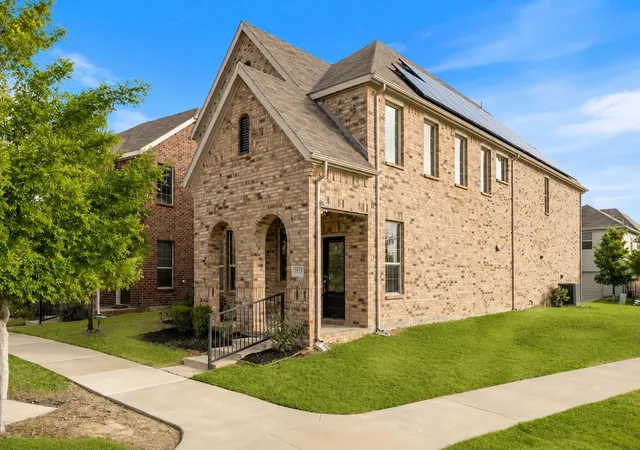 Photo 2 of Single family home for sale at 7803 Norway Mews, Rowlett, TX 75089 | MLS# 21235537 | Listing updated on 2026-09-11