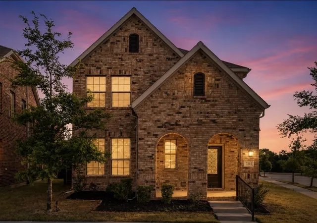 Photo 3 of Single family home for sale at 7803 Norway Mews, Rowlett, TX 75089 | MLS# 21235537 | Listing updated on 2026-09-11
