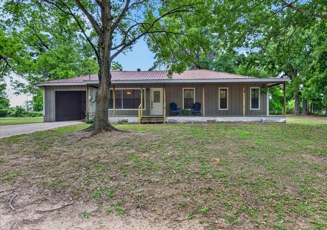 Photo 3 of Sale Pending at 325 Lincoln St, Trinidad, TX 75163 | MLS# 21238322 | Listing updated on 2026-07-30