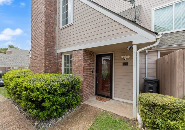 Photo 1 of Sale Pending at 17910 Windflower Wy #2204, Dallas, TX 75252 | MLS# 21238265 | Listing updated on 2026-08-01