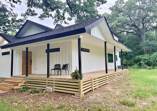Photo 3 of Single family home for sale at 250 Skyview, Point, TX 75472 | MLS# 21238658 | Listing updated on 2026-09-19