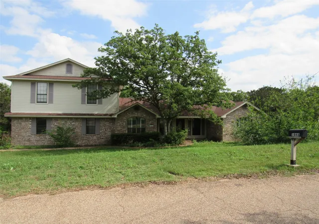Single family home for sale at 1048 Eagle Canyon Dr, China Spring, TX 76633 | MLS# 21238634