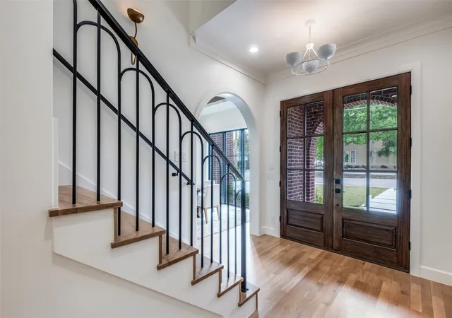 Photo 3 of Single family home for sale at 1618 Old Gate Ln, Dallas, TX 75218 | MLS# 21239310 | Listing updated on 2026-09-14