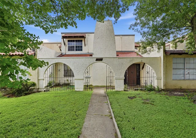 Photo 2 of Townhouse for sale at 14370 Haymeadow Cir, Dallas, TX 75254 | MLS# 21239677 | Listing updated on 2026-07-31
