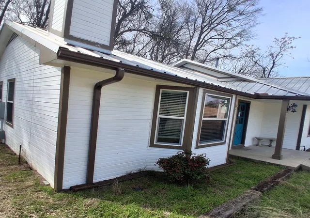 Photo 3 of Sale Pending at 3836 Rs County Road 1605, Lone Oak, TX 75453 | MLS# 21238584 | Listing updated on 2026-09-11