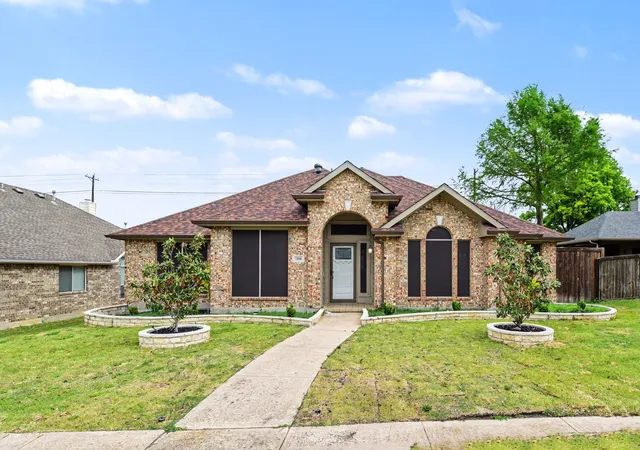 Photo 1 of Sale Pending at 2510 Daybreak Dr, Rockwall, TX 75032 | MLS# 21237933 | Listing updated on 2026-09-10