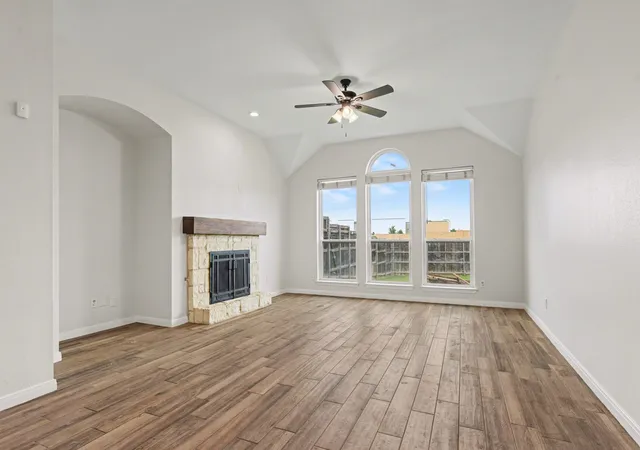 Photo 3 of Sale Pending at 2510 Daybreak Dr, Rockwall, TX 75032 | MLS# 21237933 | Listing updated on 2026-09-10