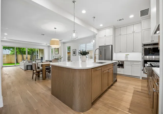 Photo 4 of Single family home for sale at 4606 Cowan Ave, Dallas, TX 75209 | MLS# 21239431 | Listing updated on 2026-09-12