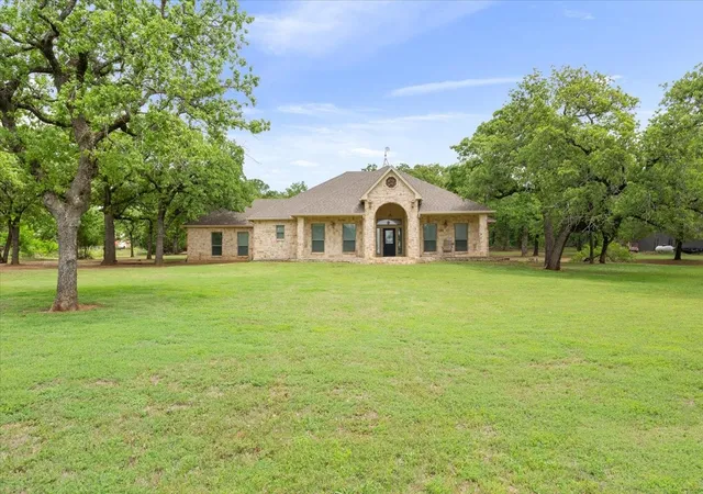 Photo 1 of Sale Pending at 140 Oak Ridge Loop, Whitney, TX 76692 | MLS# 21237385 | Listing updated on 2026-08-02