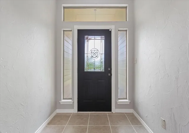 Photo 3 of Sale Pending at 140 Oak Ridge Loop, Whitney, TX 76692 | MLS# 21237385 | Listing updated on 2026-08-02