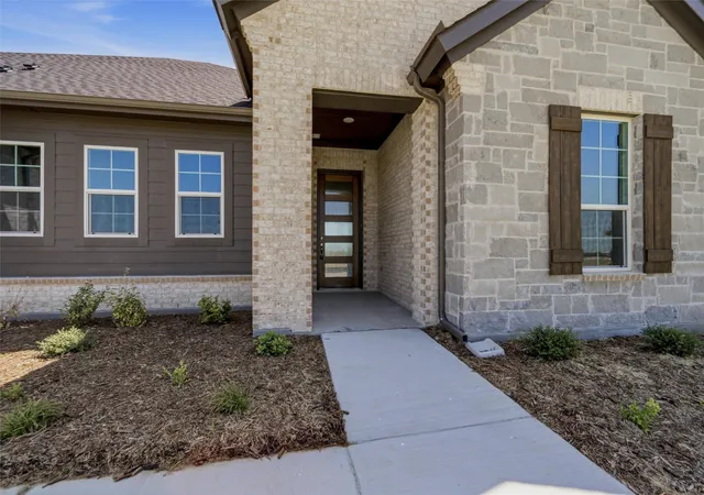Photo 2 of Single family home for sale at 78 Aurora Ave, Valley View, TX 76272 | MLS# 21240382 | Listing updated on 2026-09-12