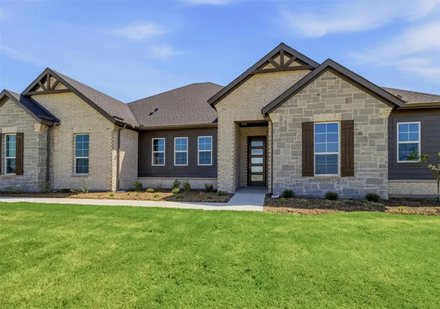 Photo 3 of Single family home for sale at 78 Aurora Ave, Valley View, TX 76272 | MLS# 21240382 | Listing updated on 2026-09-12