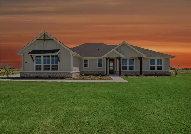 Photo 1 of Single family home for sale at 146 Aurora Ave, Valley View, TX 76272 | MLS# 21240469 | Listing updated on 2026-09-12