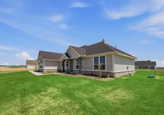 Photo 4 of Single family home for sale at 146 Aurora Ave, Valley View, TX 76272 | MLS# 21240469 | Listing updated on 2026-09-12