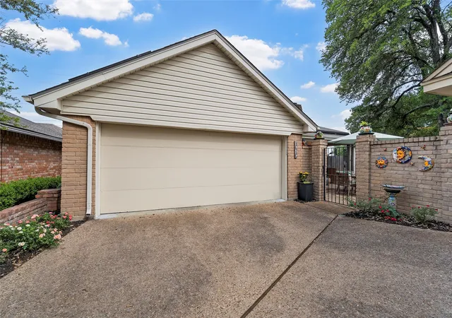 Photo 2 of Single family home for sale at 4616 Westchester Dr, Waco, TX 76710 | MLS# 21238278 | Listing updated on 2026-09-13