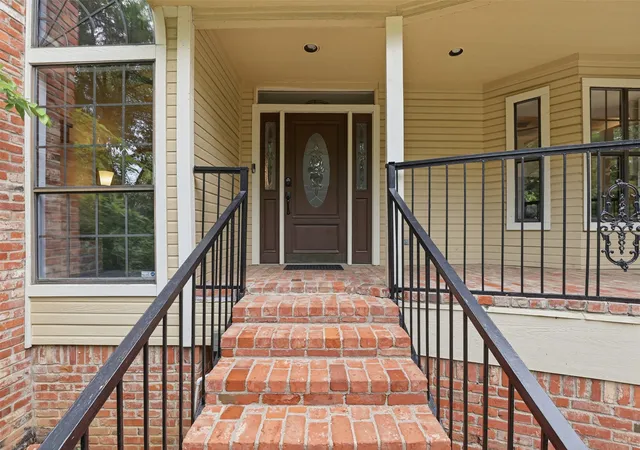 Photo 2 of Single family home for sale at 1945 Bluebird Ave, Fort Worth, TX 76111 | MLS# 21239573 | Listing updated on 2026-09-14