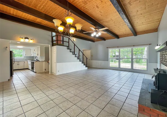 Photo 4 of Single family home for sale at 138 Seminole Trl, Whitney, TX 76692 | MLS# 21240710 | Listing updated on 2026-09-14