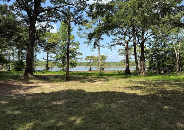 Photo 4 of Single family home for sale at 11756 Catfish Rd, Vivian, LA 71082 | MLS# 21240060 | Listing updated on 2026-10-04