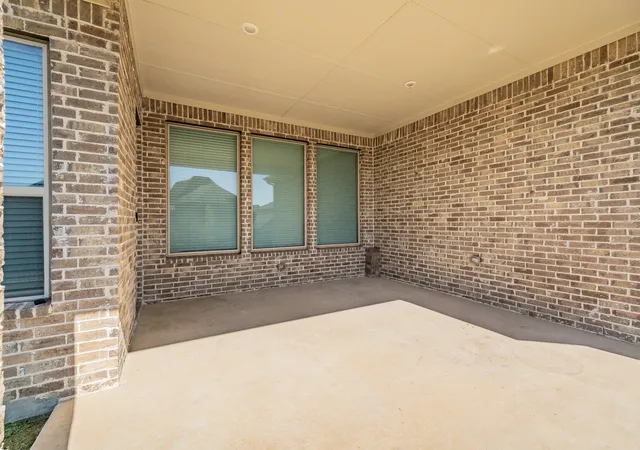 Photo 4 of Sale Pending at 11329 Bull Head Ln, Roanoke, TX 76262 | MLS# 21239800 | Listing updated on 2026-09-21