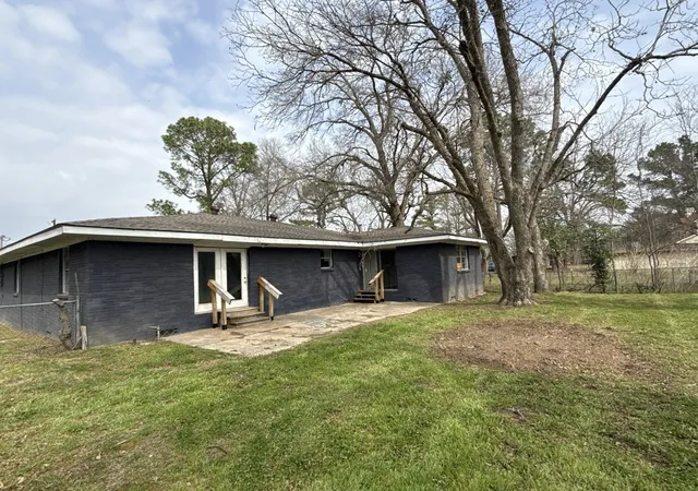 Photo 3 of Sale Pending at 410 Lone Star Rd, Trinidad, TX 75163 | MLS# 21238616 | Listing updated on 2026-09-09