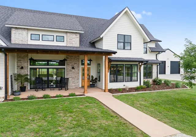 Photo 3 of Single family home for sale at 2014 W Elm Mott Dr, Waco, TX 76705 | MLS# 21211507 | Listing updated on 2026-09-17