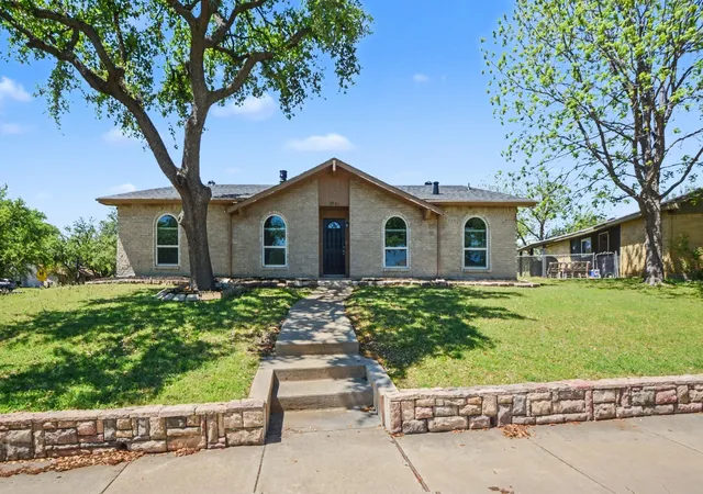 Photo 2 of Single family home for sale at 2901 Mill Trl, Carrollton, TX 75007 | MLS# 21241204 | Listing updated on 2026-07-29