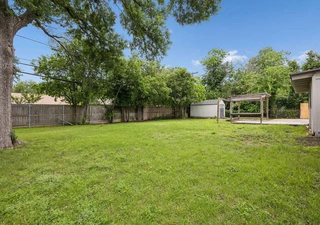 Photo 30 of Sale Pending at 5805 Wedgmont Cir N #N, Fort Worth, TX 76133 | MLS# 21241233 | Listing updated on 2026-08-01
