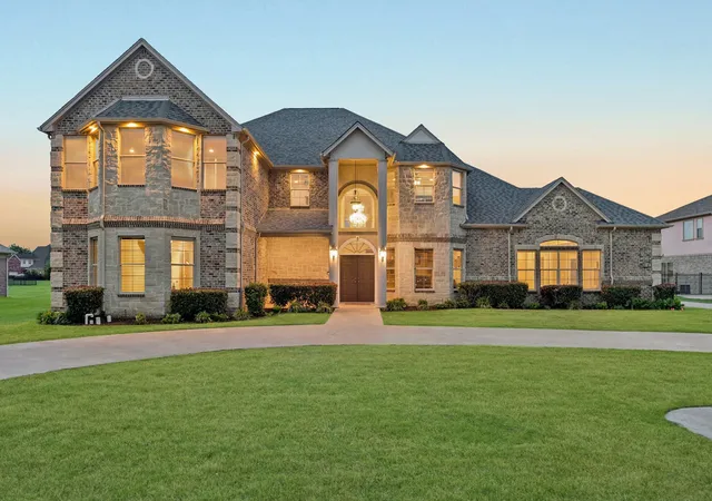 Photo 1 of Sale Pending at 2112 Becky Ln, Cedar Hill, TX 75104 | MLS# 21241100 | Listing updated on 2026-07-28