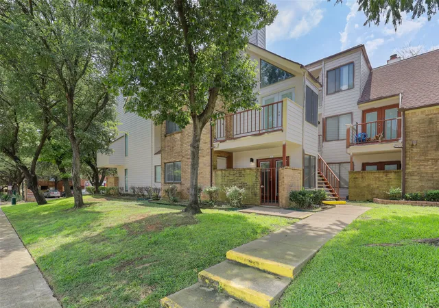 Photo 2 of Condo for sale at 2312 Balsam Dr #A105, Arlington, TX 76006 | MLS# 21240965 | Listing updated on 2026-08-01