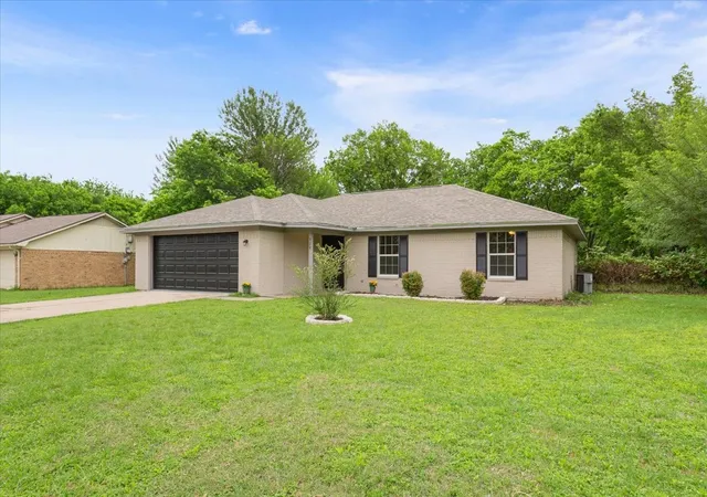 Photo 1 of Sale Pending at 329 Applewood Ln, Hewitt, TX 76643 | MLS# 21241456 | Listing updated on 2026-09-29