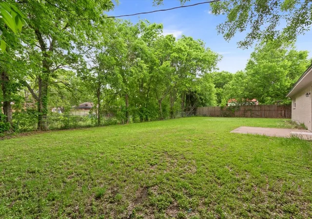 Photo 30 of Sale Pending at 329 Applewood Ln, Hewitt, TX 76643 | MLS# 21241456 | Listing updated on 2026-09-29