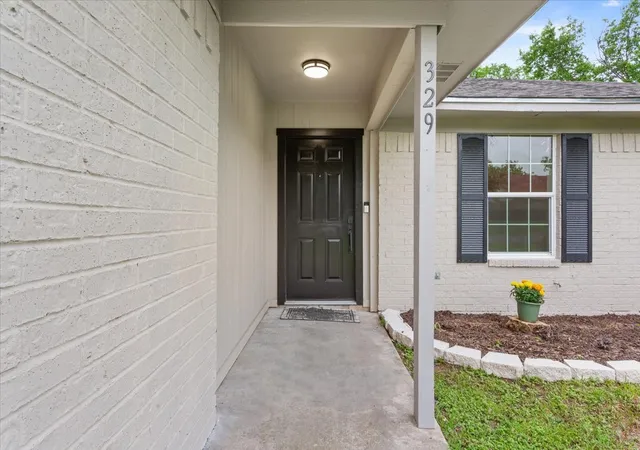Photo 3 of Sale Pending at 329 Applewood Ln, Hewitt, TX 76643 | MLS# 21241456 | Listing updated on 2026-09-29