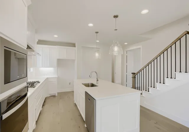 Photo 4 of Single family home for sale at 828 Stone Grove Rd, Lavon, TX 75166 | MLS# 21241540 | Listing updated on 2026-08-02