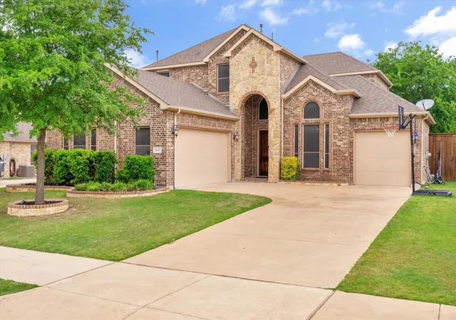 Photo 1 of Single family home for sale at 3233 Burgundy Ln, Midlothian, TX 76065 | MLS# 21241760 | Listing updated on 2026-10-01