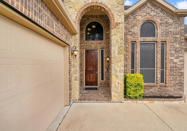 Photo 3 of Single family home for sale at 3233 Burgundy Ln, Midlothian, TX 76065 | MLS# 21241760 | Listing updated on 2026-10-01