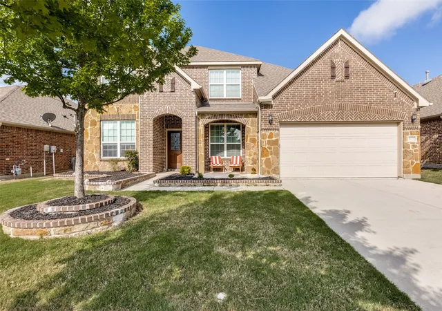 Photo 3 of Single family home for sale at 8025 Ponwar Dr, Fort Worth, TX 76131 | MLS# 21241759 | Listing updated on 2026-09-13