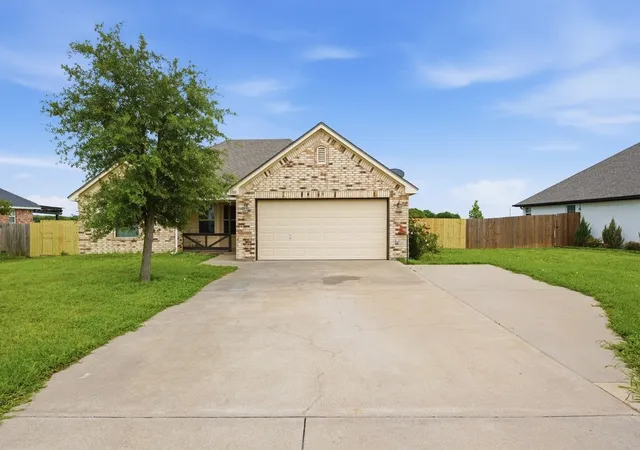 Photo 2 of Single family home for sale at 106 Joyce St, Whitney, TX 76692 | MLS# 21241749 | Listing updated on 2026-08-02